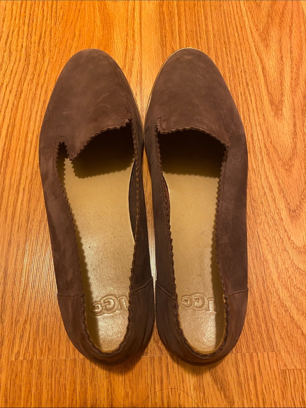 UGG Women's Dark Brown/Purple Suede Scalloped Slip-On Flats Size 8.5 in EUC!